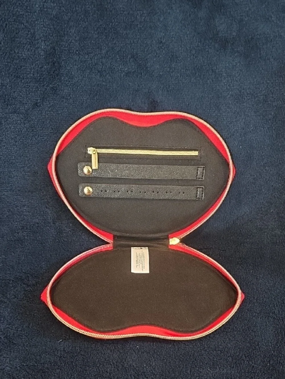 JUICY COUTURE Red Patent Lip-Shaped Jewelery Zip Pouch with Gold Accents